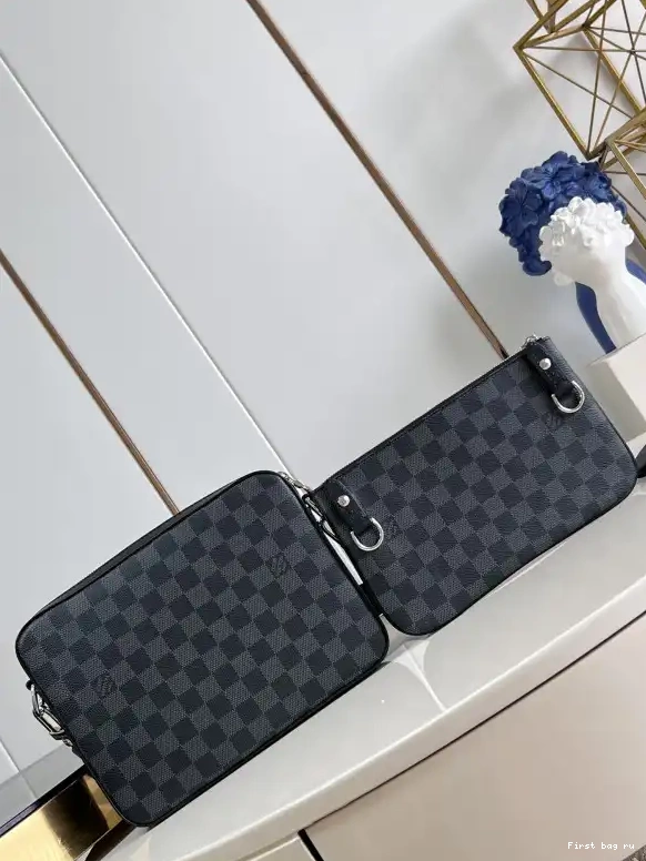 Frstbag ru VUITTON TRIO MESSENGER LOUIS 0527